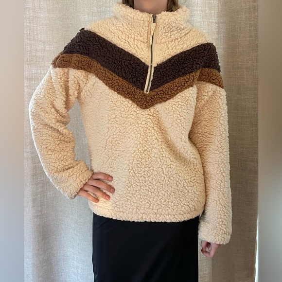 Crème and brown cozy sweater with pockets - Picture 1 of 7
